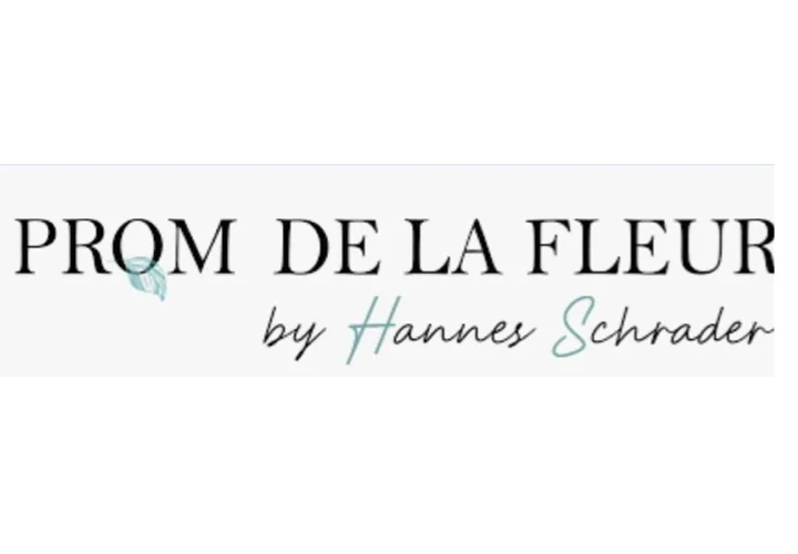 Prom de la Fleur by Hannah Schröder